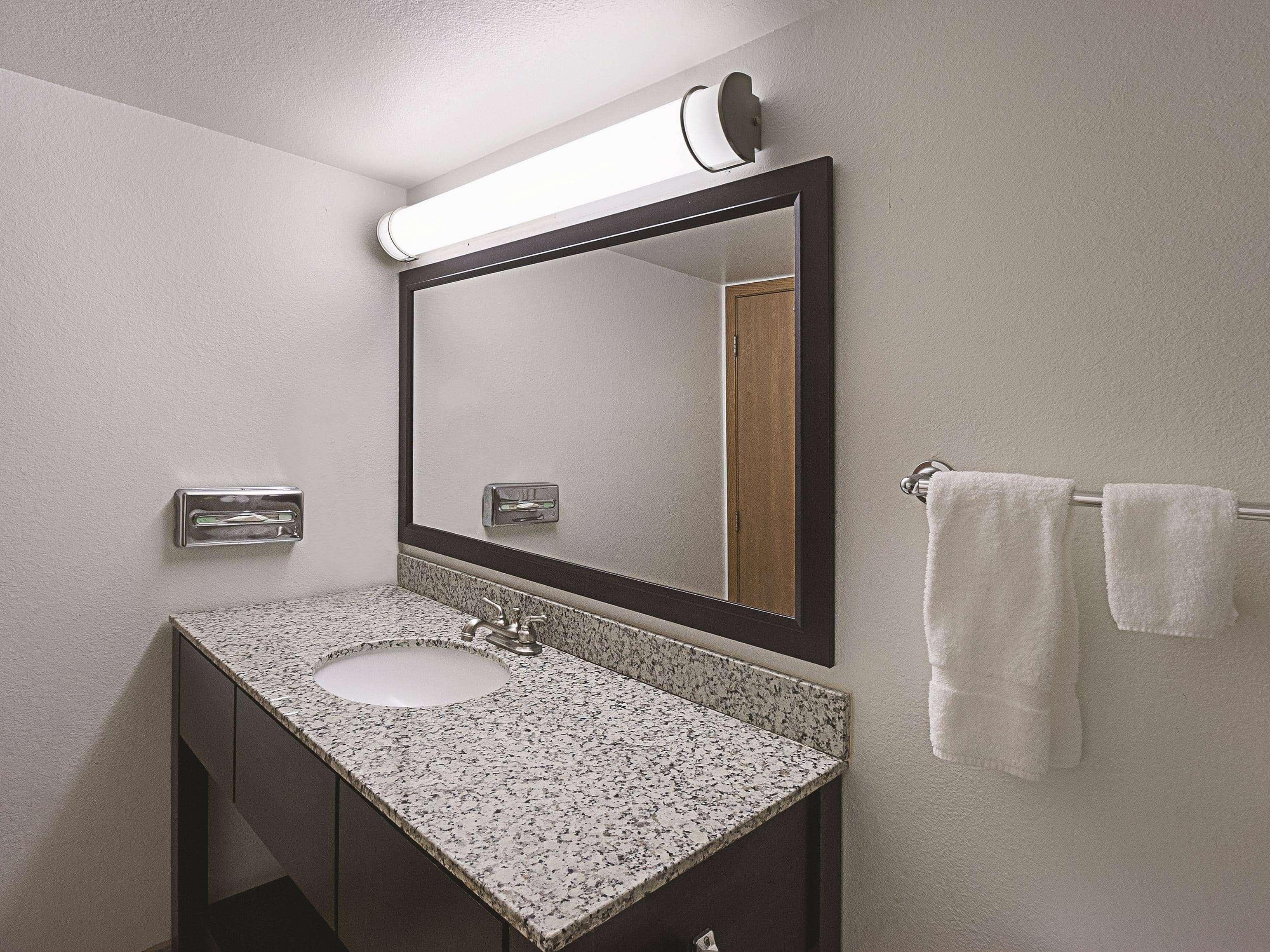 La Quinta By Wyndham Woodburn Hotel Luaran gambar