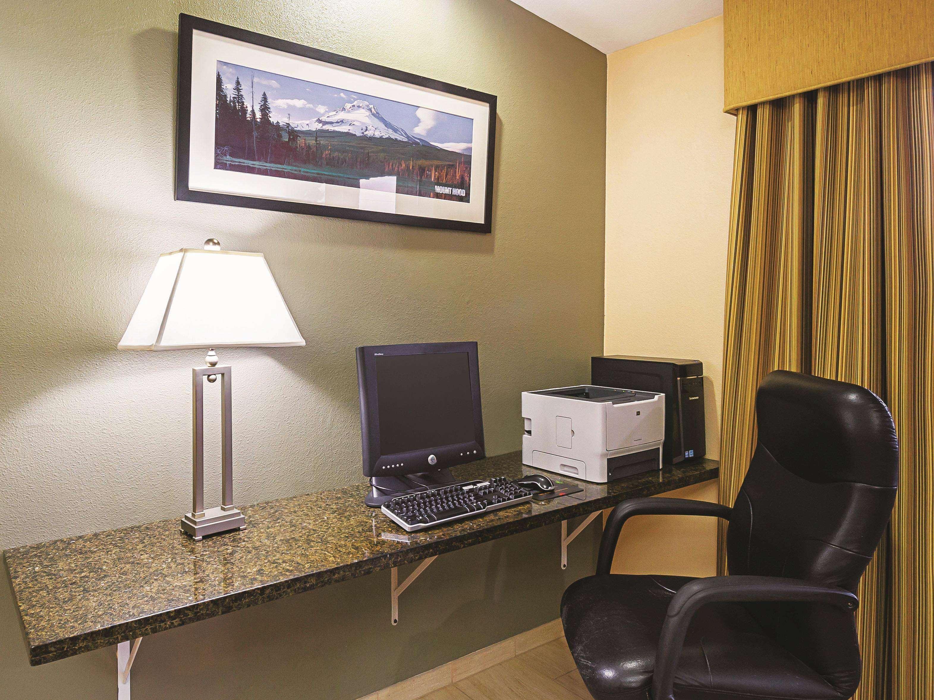 La Quinta By Wyndham Woodburn Hotel Luaran gambar